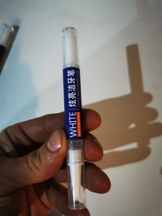 Creion de albit dintii, cea mai buna calitate de pe piața