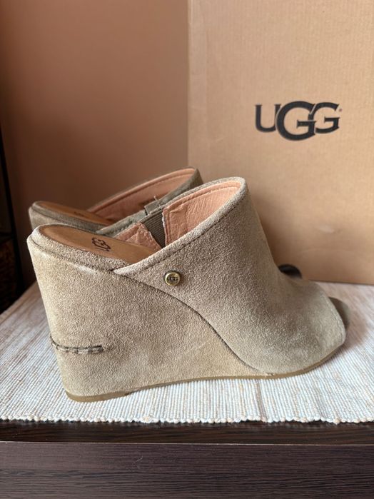 Нови UGG чехли с платформа