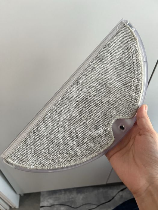 Продам робот пылесос Xiaomi Mi Robot Vacuum-Mop 2C