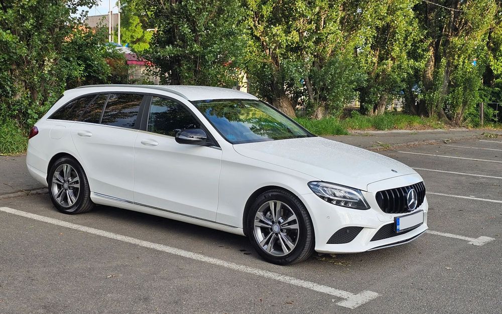 Mercedes-Benz C autoturismul este intr-o stare ideala la rulajul actual cu km reali
