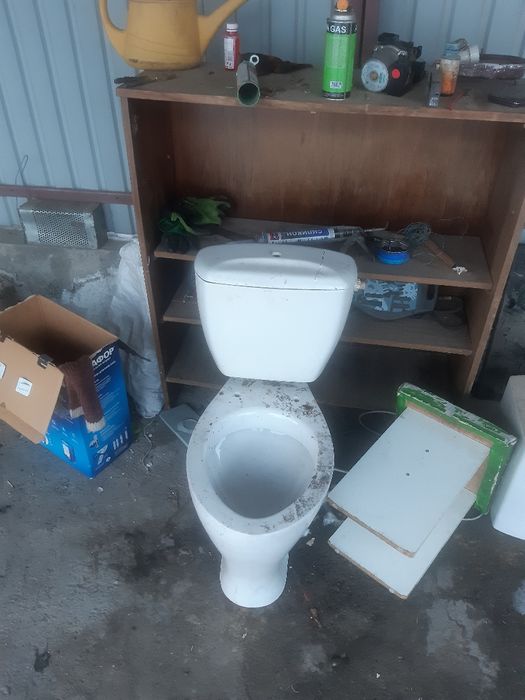 Унитаз бу рабочом сос