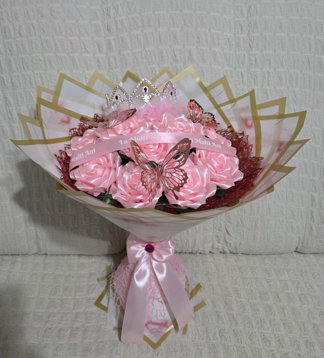 Trandafiri din satin