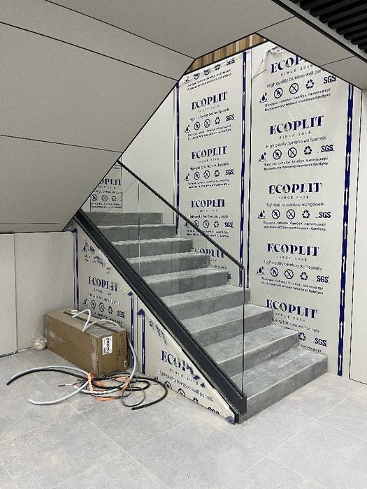 Стеклянные перегородки и перила