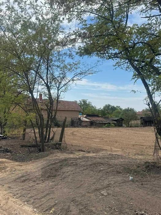 Продава се Парцел в с. Горна Митрополия, Област Плевен - 1211 кв.м за 13 €/кв.м - Снимка #1