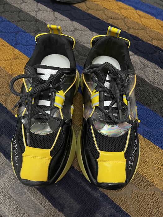 Женские кроссовки 37 размер