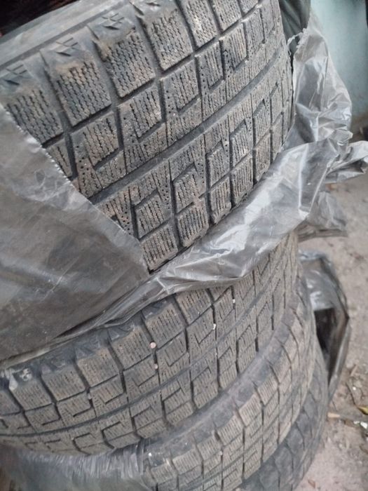 Продам резину зима 17