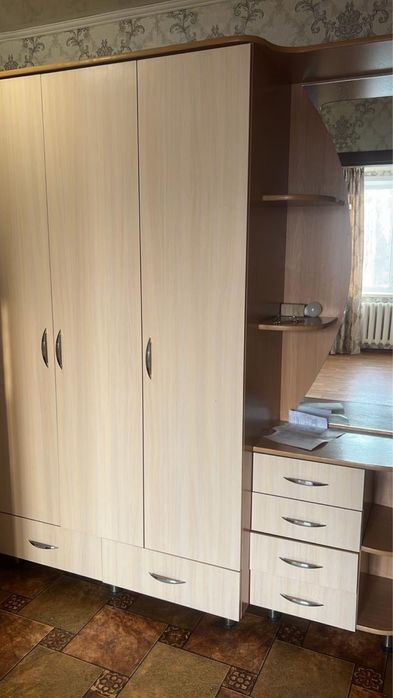 Кухонный гарнитур, шкафы и двери