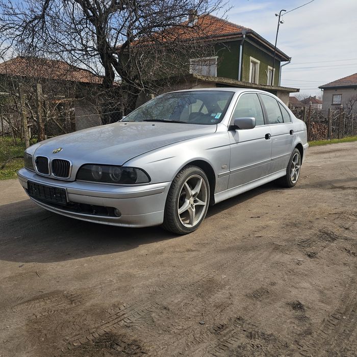 BMW E39 феиса  525 TDS НА части само.