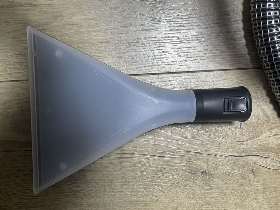 Bosch Seria 4 Aspirator multifuncțional Wet&Dry