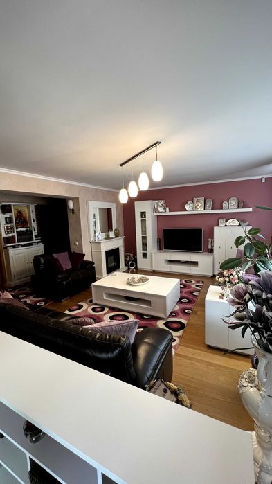 Vila P+1+M Stefanesti, 230 mp utili, teren 550 mp, proprietar