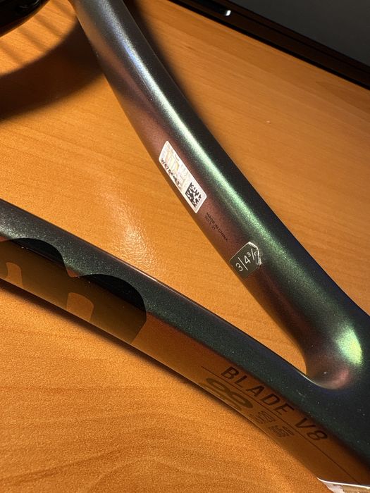Тенис ракета Wilson Blade V8 18x20 305гр