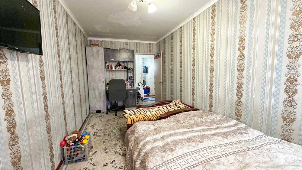 Продам 2 комнатную квартиру в Центре Эмиль Империя