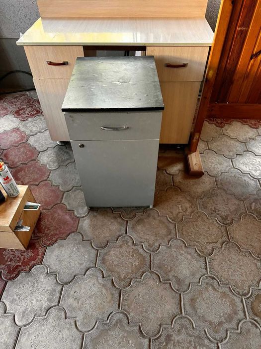 для парикмахера стол зеркалом