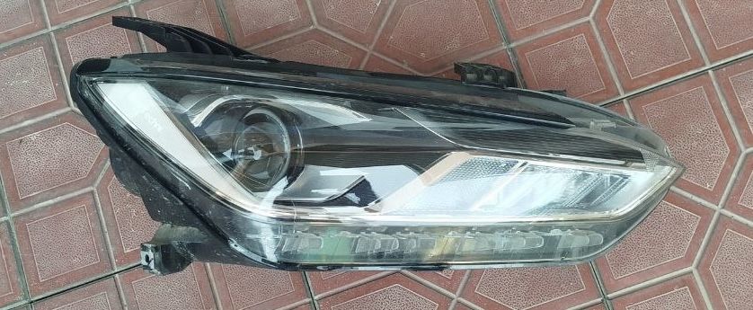 Продаётся фара от BYD E2 и переднее крыля