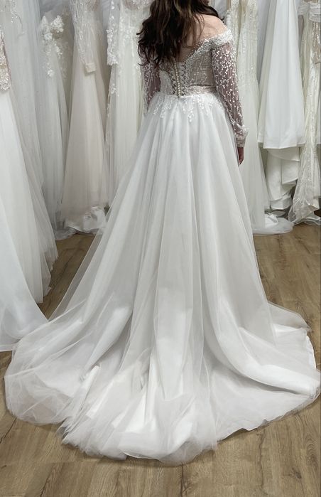 Vând rochie de mireasă
