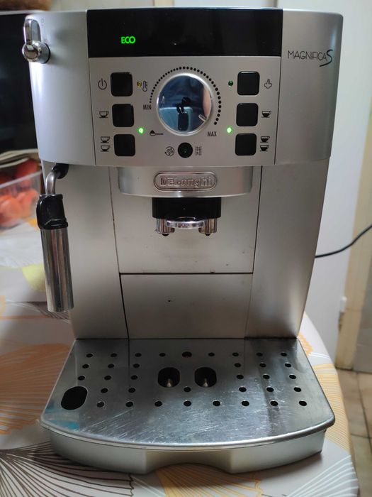 De vanzare espresor automat Delonghi Magnifica S