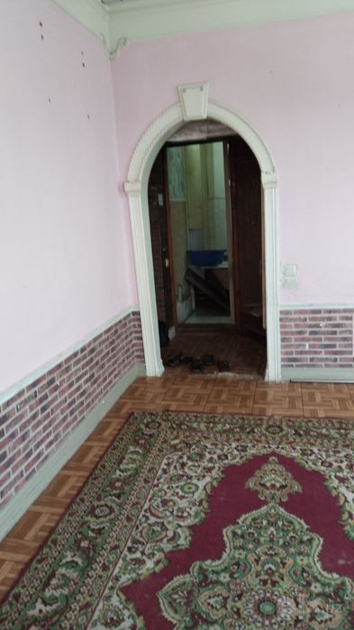 Продам квартиру 1/6/9 (42 кв м)массив Панельный