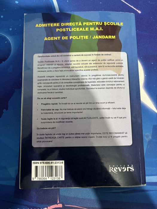 Vând culegere Politist in 30 de zile