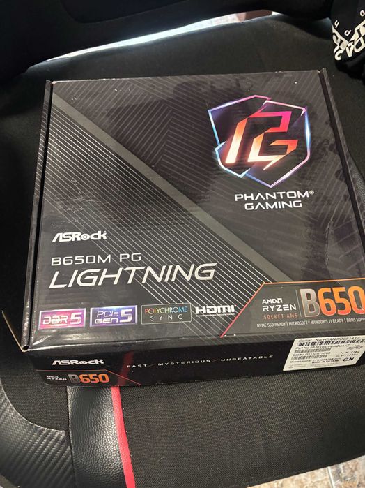 Настолен Гейминг компютър + монитор (AMD RYZEN 7, Msi Nvidia GeForce RTX 5070) + 24м. гаранция