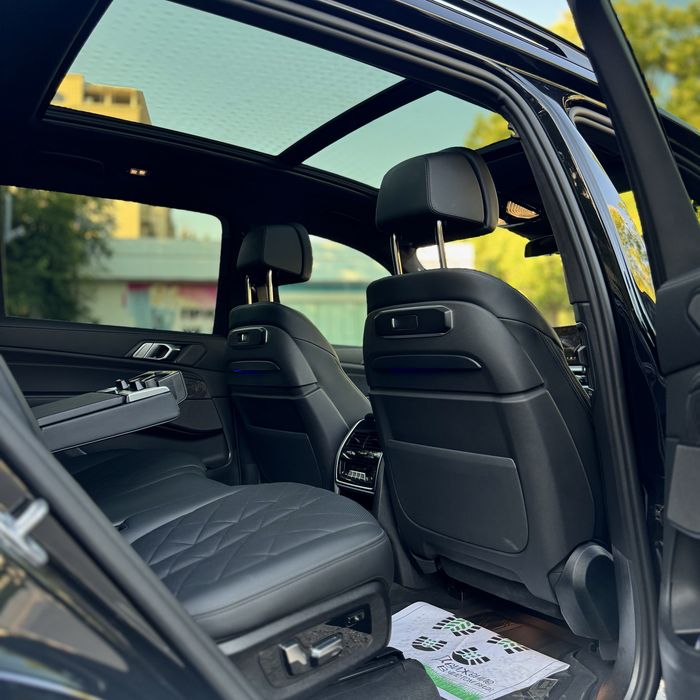 BMW X7 40i 2024.