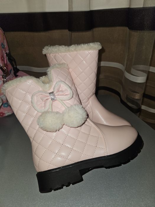 Два чифта детски ботуши нови