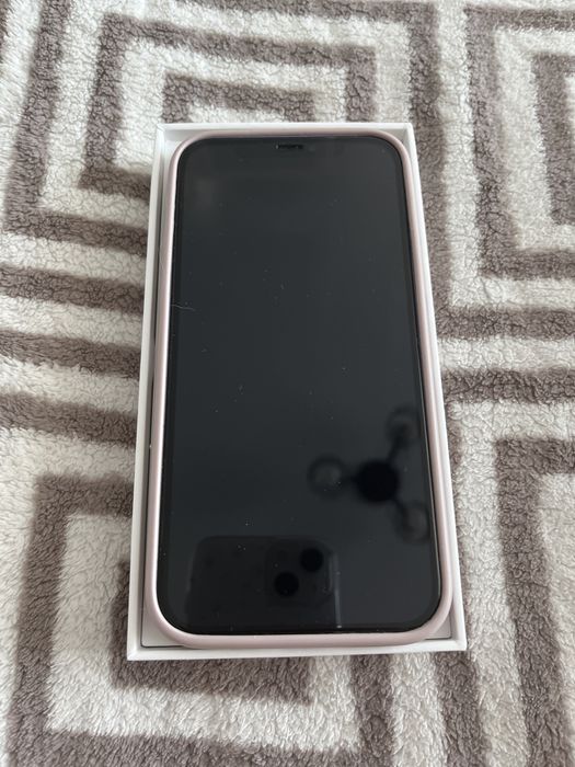 iPhone 12 в отличном состоянии 90000 тг