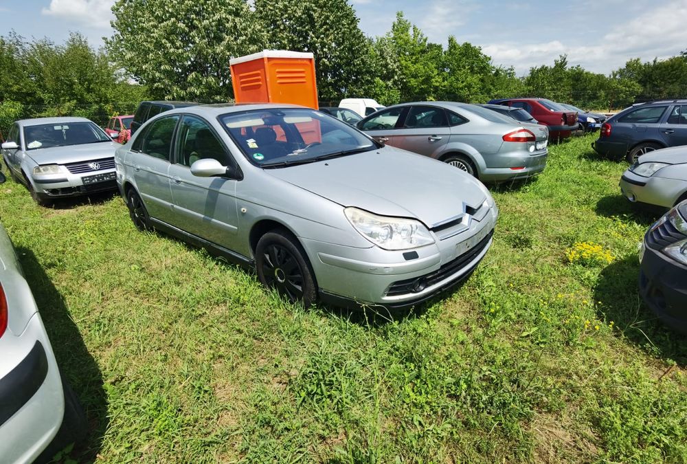 Faruri Xenon Capota, Bara fata, spate