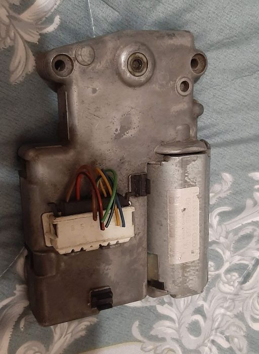 Продам моторчик люка