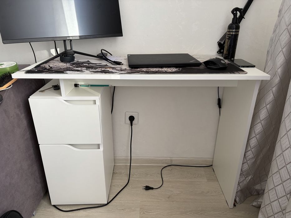Продам письменный рабочий стол от Ikea