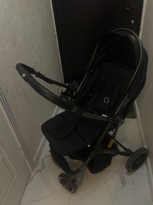 Коляска прогулочная