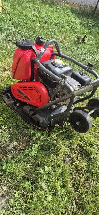 Placa tasat pământ Husqvarna LF 75