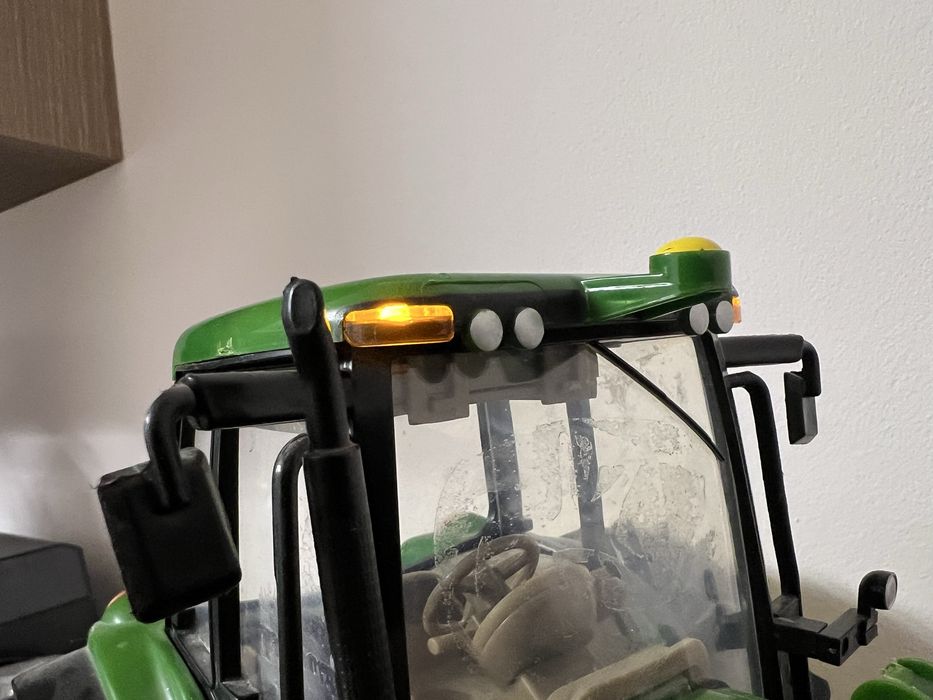 Tractor John Deere ERTL Britains 1:16