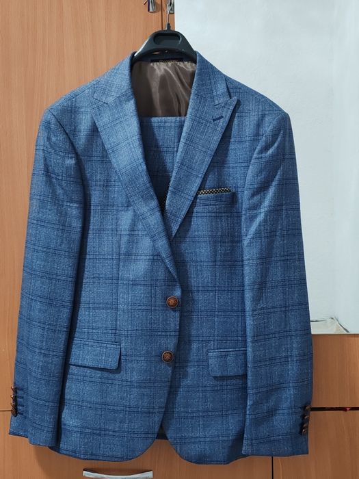 Мужской костюм тройка