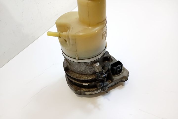 Pompa  servodirectie 3K514C6S4B Volvo V70 a 3-a generatie seria