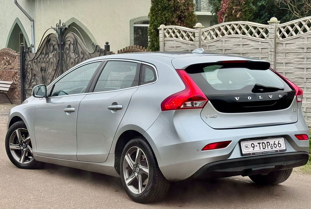 Volvo V40 D2 Kinetic * 2014 * 1.6 Diesel 115 CP * Euro5 *  Nr Valabile