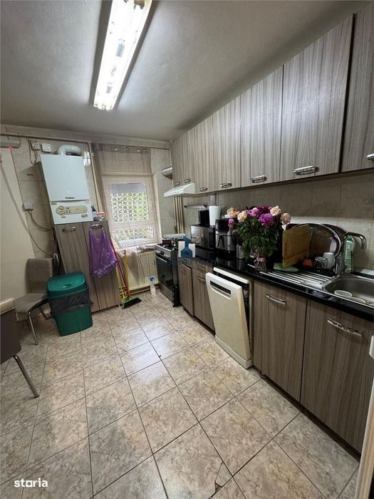 Apartament 4 camere Hol H Bld. Brancoveanu,