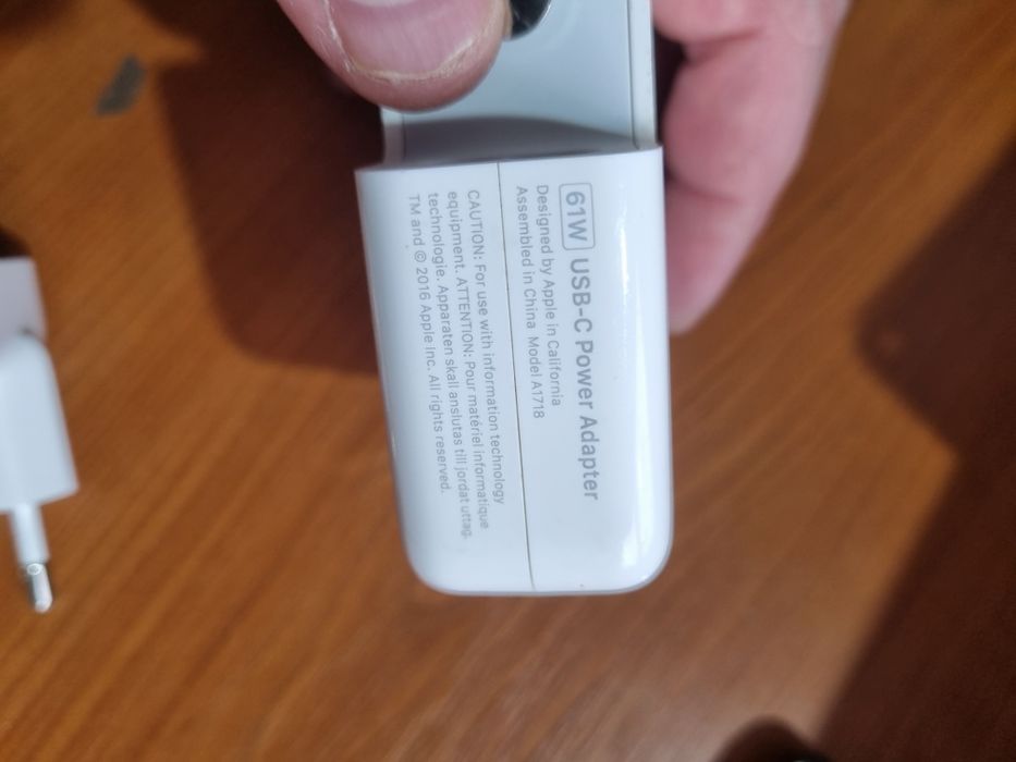Vand I Încărcător original MacBook  Usb ,C "