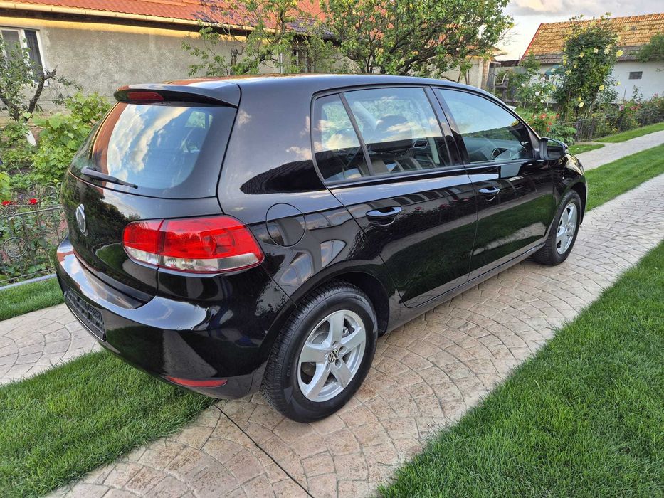 VOLKSWAGEN Golf 2010 — imagine 4