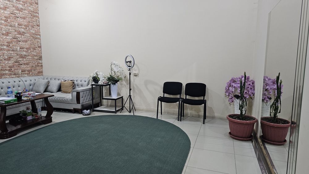 Аренда офис  42 м.Кв первая линия Мирзо Улугбека Орентир Кафе Т-bone