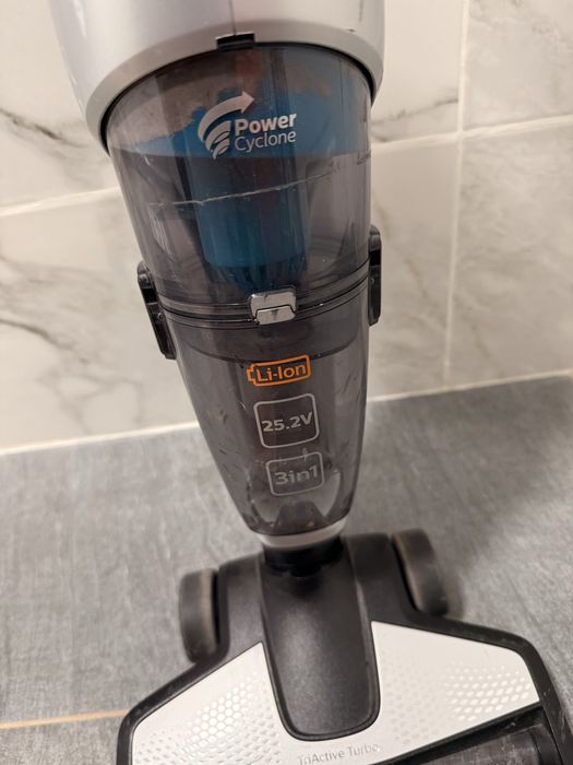 Aspirator vertical Philips PowerPro Aqua