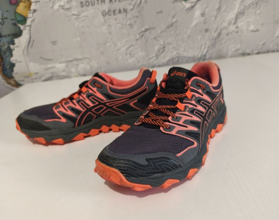 Asics Gel Fuji 40,5 (25,8cm) impecabil