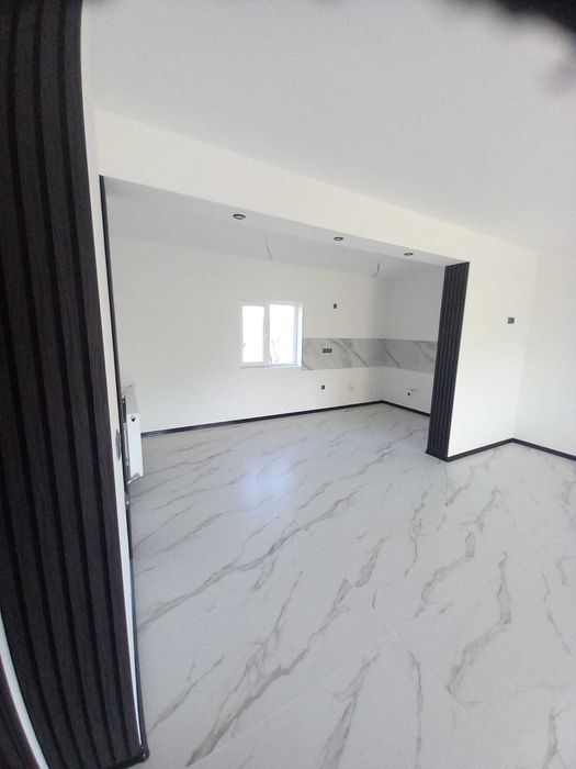 Vând casă la cheie