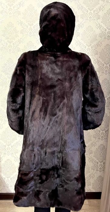 Продам норковую шубу