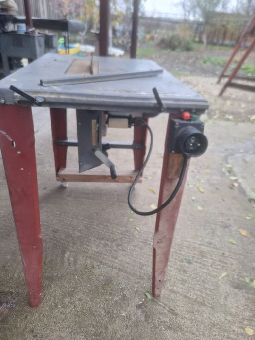 Vând circular Einhell