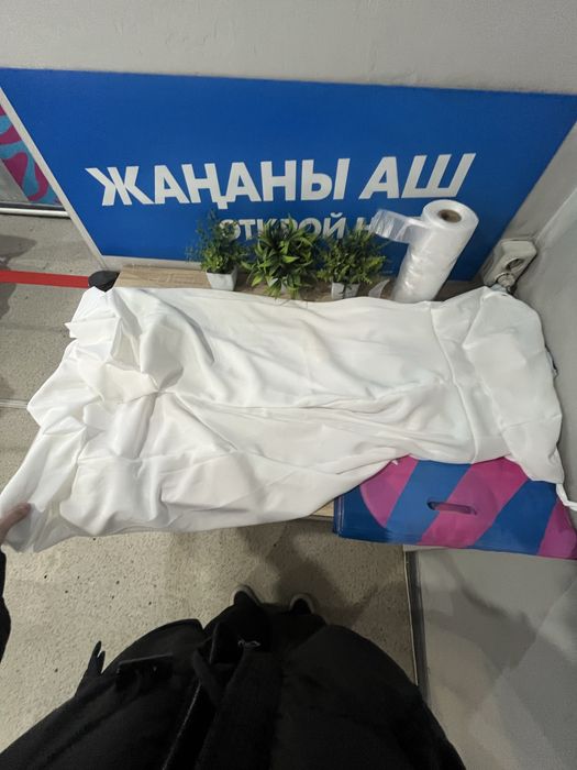 Белое платье вечернее