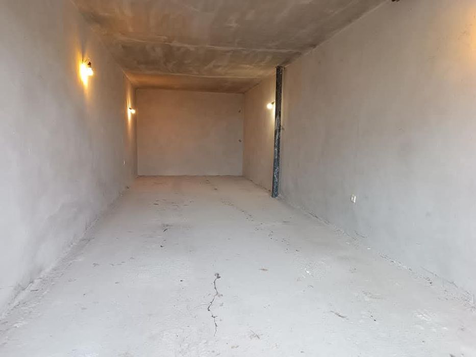 Дава се под наем Гараж / Паркомясто в Велико Търново, Център - 34 кв.м за 102 € - Снимка #2