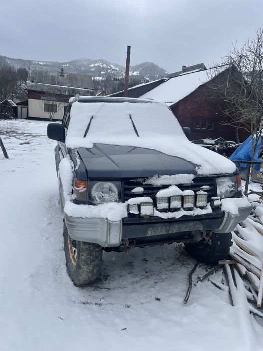 Dezmembrez Mitsubishi pajero 2.5 tdi