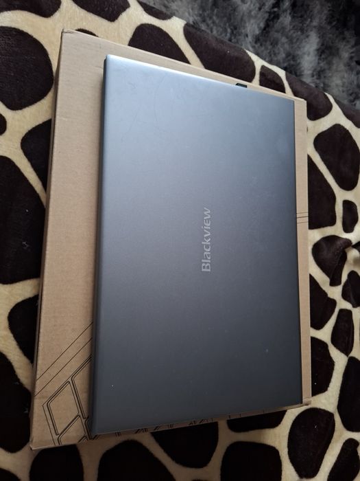Vând leptop blackview