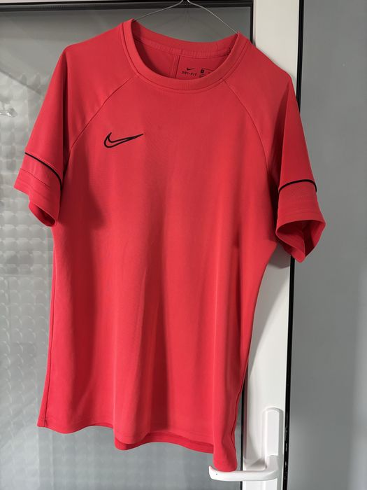 tricou nike rosu aprins
