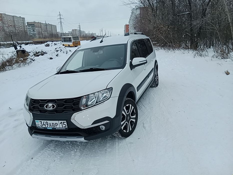 Автомобиль Lada Largus